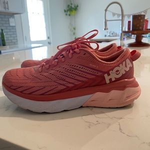 Hoka Arahi 6 - used twice